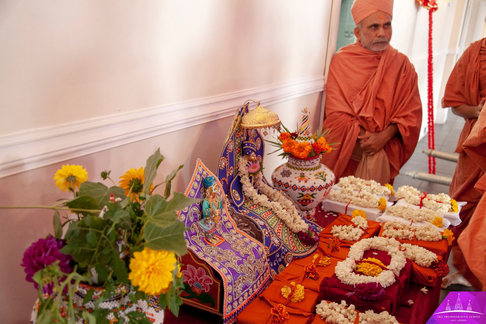 ©1987-2017 SKS Swaminarayan Temple East London
